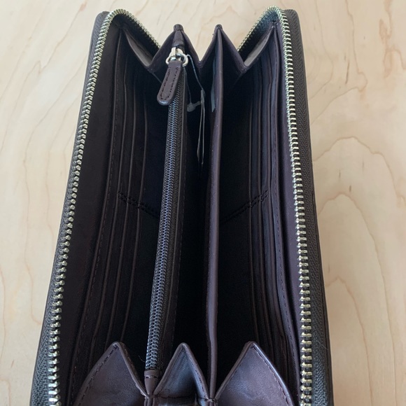 COACH 👛 DARCY PATENT LEATHER ACCORDION ZIP WALLET - Picture 13 of 16